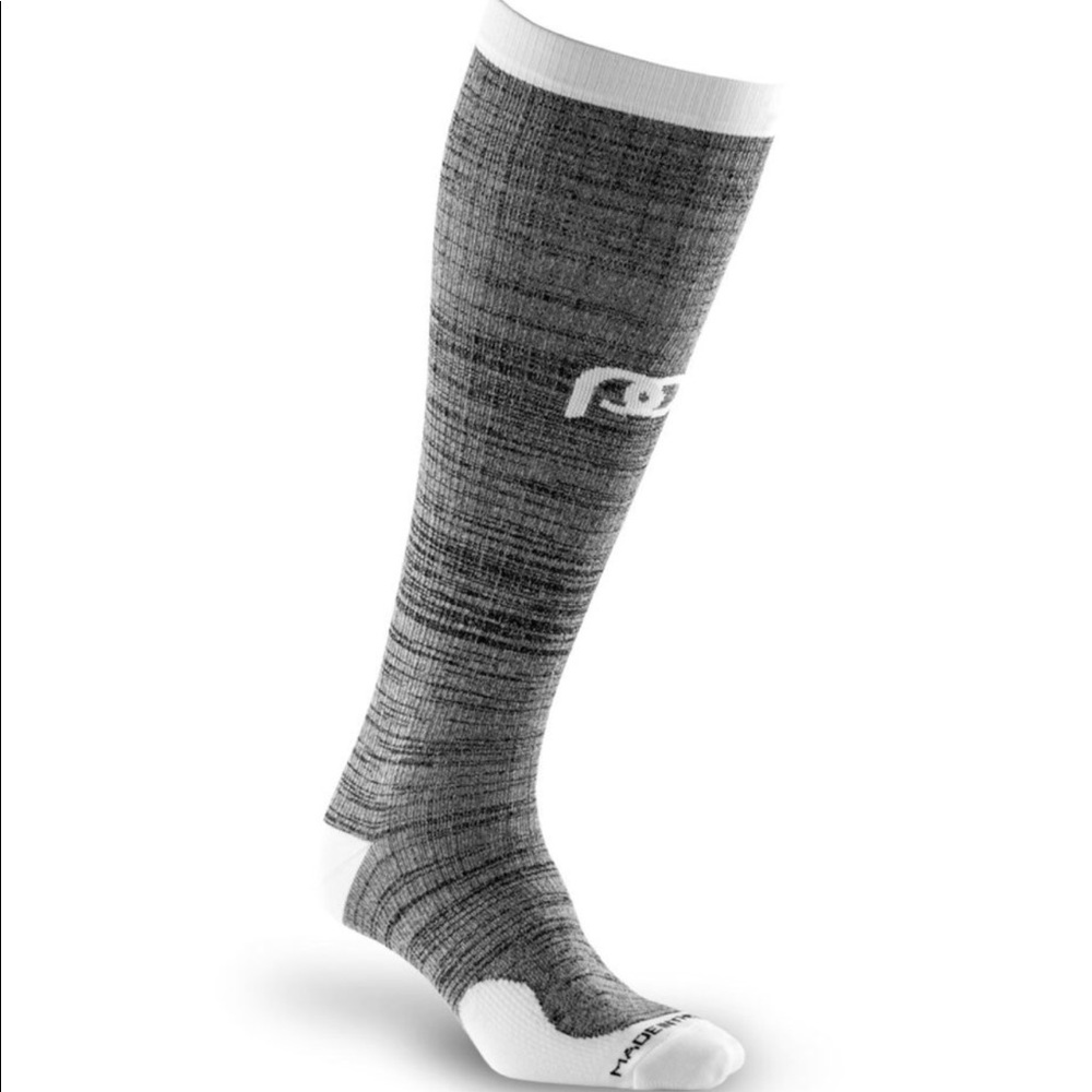 ◼️RARE COLOR◼️ NWOT Pro Compression Marathon Socks